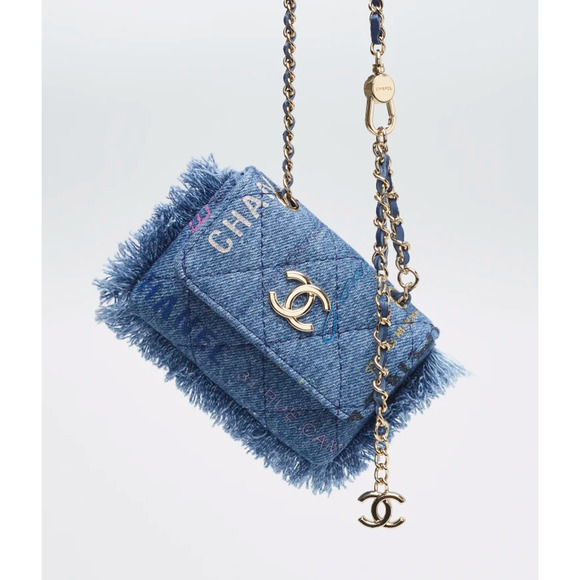 Chanel 22P Blue Denim Graffiti Black Pink CC Logo Frayed Credit Card Belt Bag - Picture 4 of 16